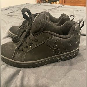 DC shoes size 6